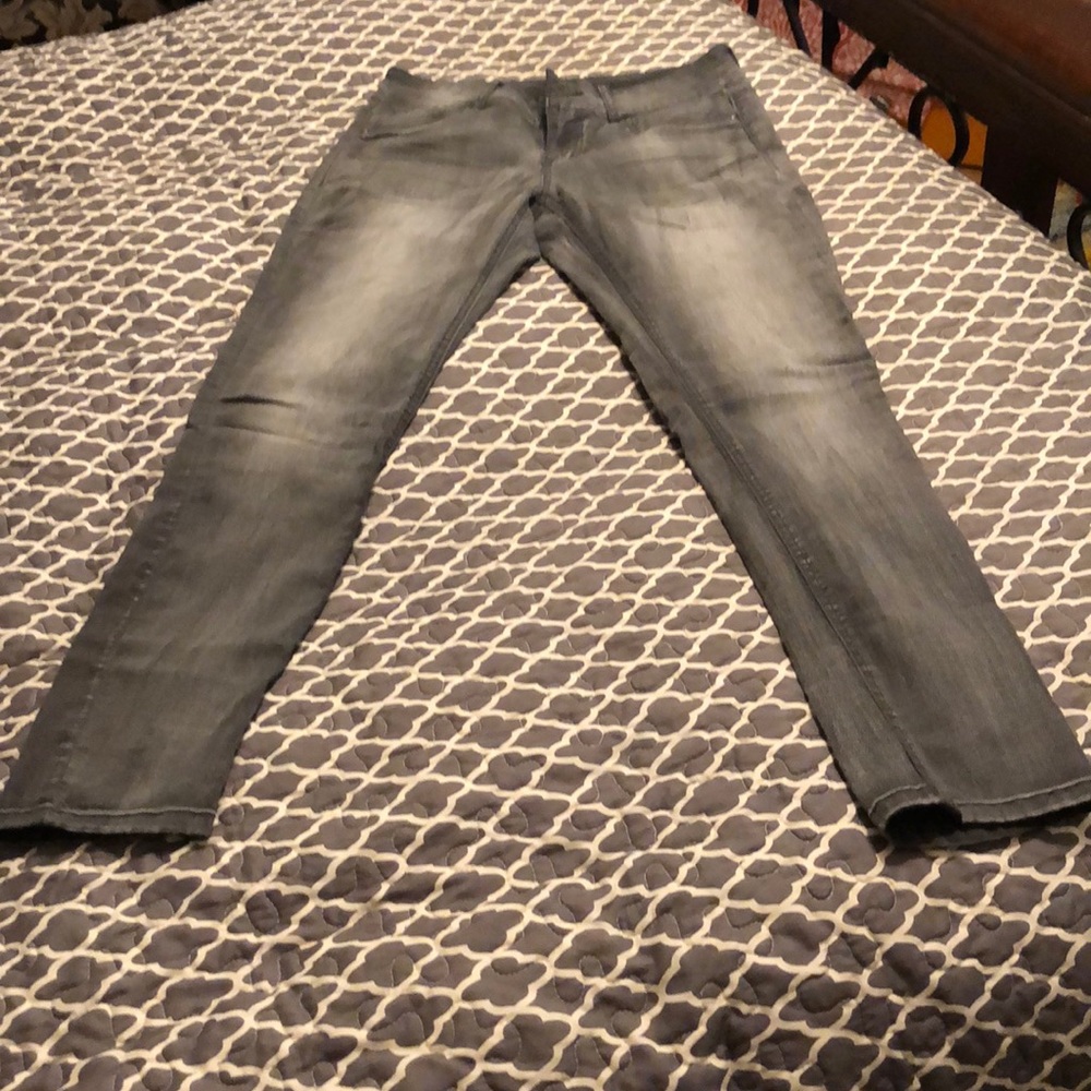 Grey rub jegging from non smoking home